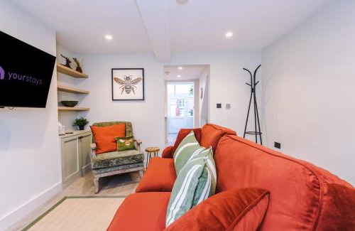 Sandbach House | Foden's House by YourStays - 2 Bedroom Cottage in Sandbach with gorgeous dining room extension, High end finish