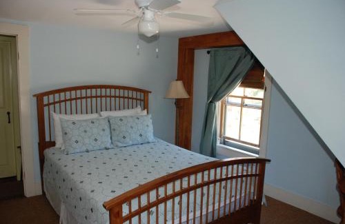 North Sutton Hotel | Follansbee Inn