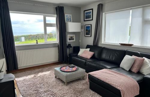Dungarvan House | Follies Bungalow with Ocean Views