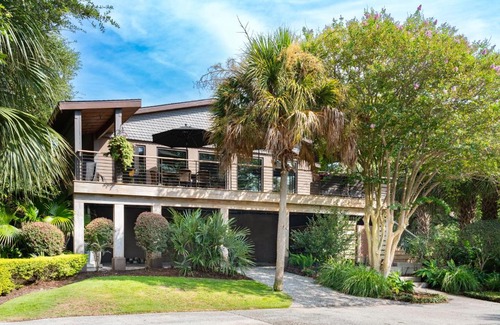 Folly Beach House | Folly Vacation 620 Three Bedroom Home, one block to the beach and pet friendly