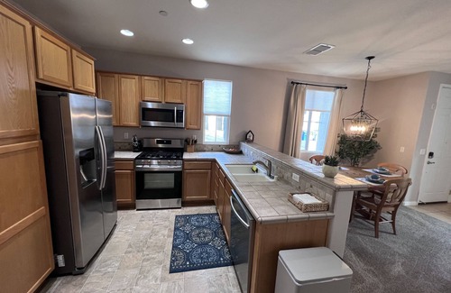 Folsom Condo | Folsom Escape is your personal getaway and retreat close to Folsom Lake.