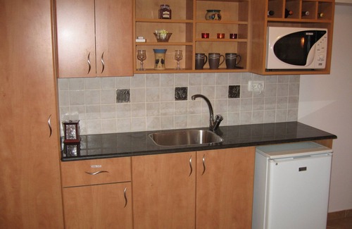 Beit Shemesh House | For Couples Only in RBS A - Jetted tub, WiFi, Very Comfortable Luz Guest Suite