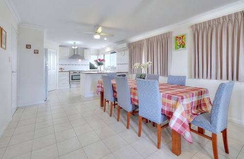 Bayswater House | For Non Smokers Only- A Cosy Home Central to Everything in Perth