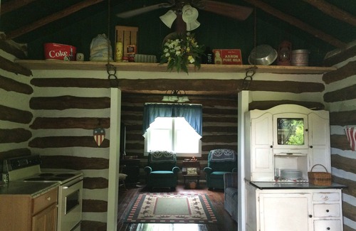 Steelville Cabin | 'For Old Time's Sake' Log Cabin