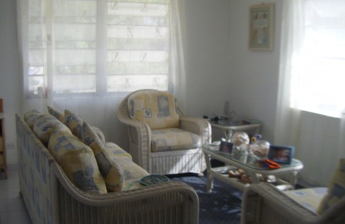 Winding Bay House | FOR RENT BY LOCAL LADY 2 BEDROOMS TWO BATH CLEAN AIR CONDITIONED BAHAMIAN HOME