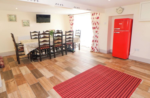 Cauldon Low Cottage | FORD COACH HOUSE COTTAGE, pet friendly, with open fire in Leek