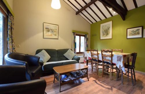 Bouillon Ski Chalet | Forest Cottage with Ponds, cleaning included