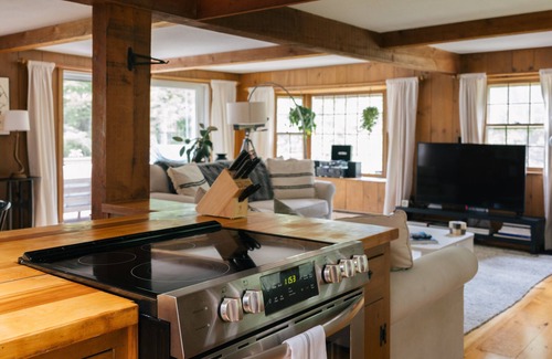 East Haven Rutland County House | Forest Mountain Escape: Beautiful Mountaintop Escape In Mendon, Vt. 20 Min To Killington/14 To Pico. 4 Bedroom Home