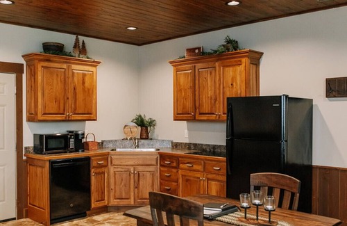 Dundee Cabin | Forest Stream Suite: Luxury Suite in Amish Country, Ohio