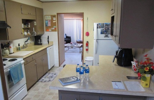 Ponderosa Pines House | Forest View - 4 bedroom, skiing, fishing, hiking, wildlife. STR permit #1061