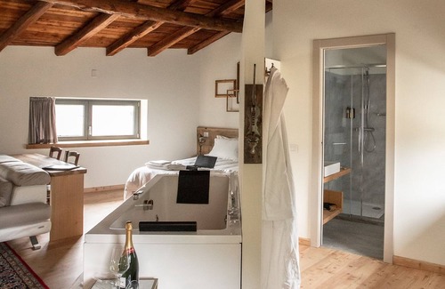 Villa di Tirano Bed & Breakfast | Foresteria Stazzona