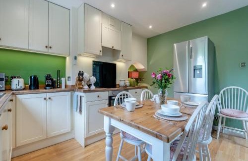 Selborne House | Foresters Rest