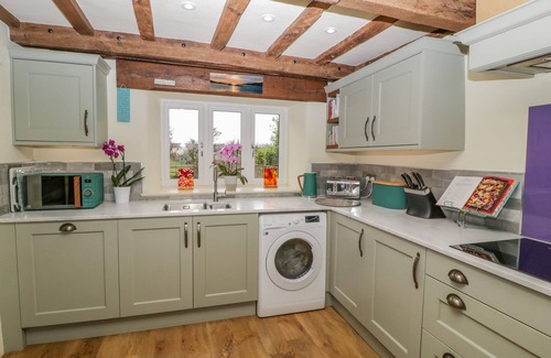 Payhembury Cottage | FOREVER HOME, family friendly, with hot tub in Payhembury
