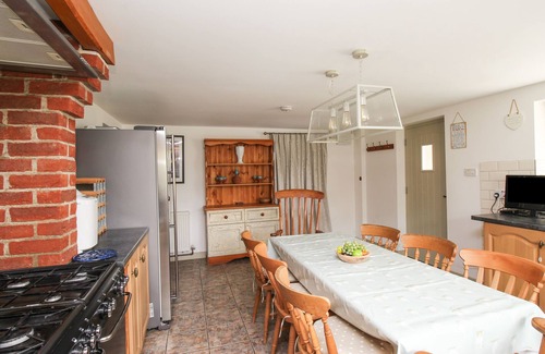 West Lulworth Cottage | FORGE COTTAGE, pet friendly, with a garden in West Lulworth