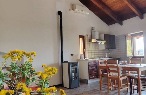 Garibaldi Apartment | Forget-me-nots, holiday home in Monferrato