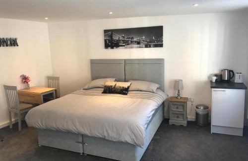 Runnymede House | Fornham Guest House