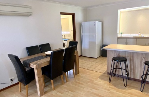 East Bunbury House | Forrest Holiday Unit - East Bunbury