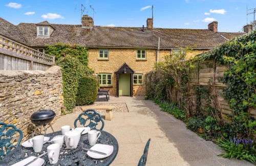 Bourton House | Forsythia Cottage