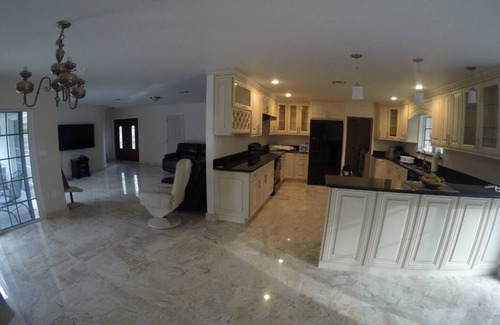 Coral Ridge Isles House | Fort Lauderdale Waterfront Villa
