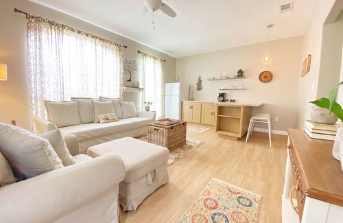 Lincoln Park Villa | Fortunata Winery Villa #1 Cozy & Charming Getaway