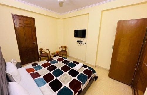 Saket Apartment | Fortune Home Service Apartment 4Bhk,D-36, Saket