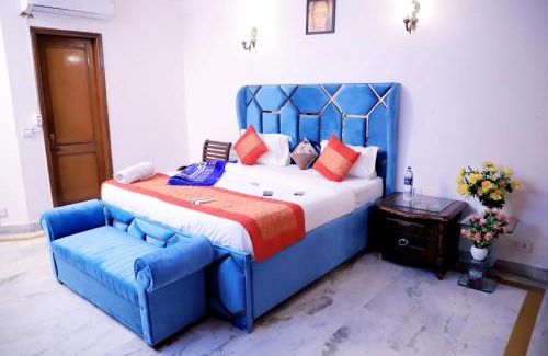 Saket Apartment | Fortune Home Service Apartment,2Bhk, D-198,SAKET