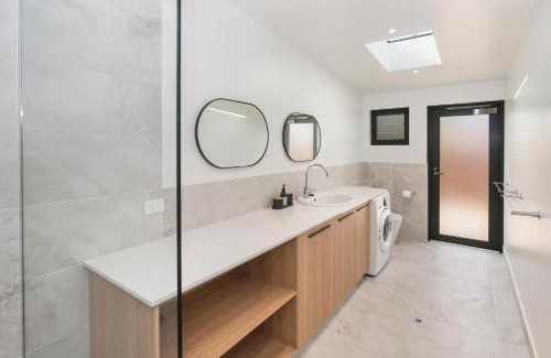 Gracetown Apartment | FortyTwo Mini