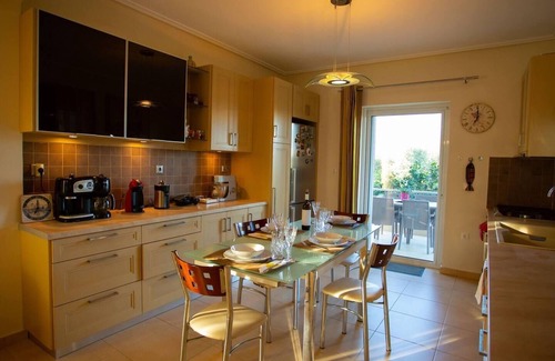 Nafpaktos Villa | Fou's 3-Bed Villa in nafpaktos