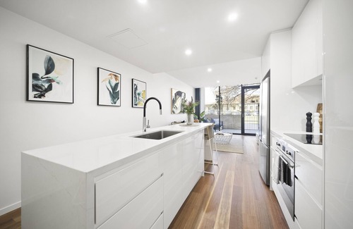 Braddon Apartment | Founders Lane Apartments by Urban Rest