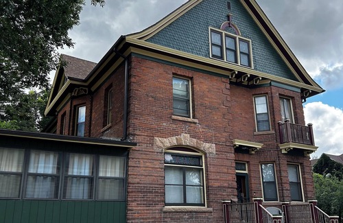 Albert Lea House | Fountain Lake Victorian-Spacious 6 bedroom home on the lake in lovely Albert Lea