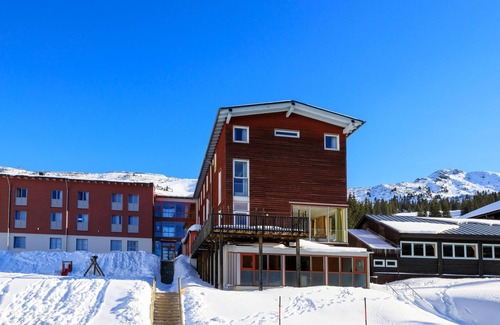 Irdning-Donnersbachtal Cottage | Four-bed room (half board) - JUFA Hotel Planneralm*