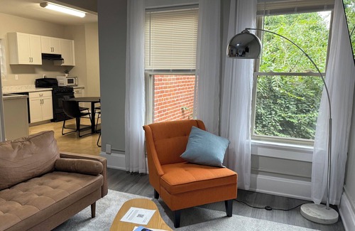 University District Apartment | Four-bedroom Victorian Village Retreat in Columbus, Ohio.