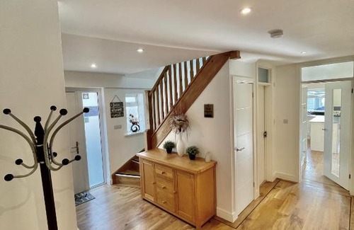 Ferndown House | Four Corners Holiday Home Hot Tub & Sauna