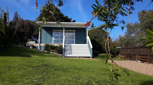 Oneroa Ski Chalet | Four Huia