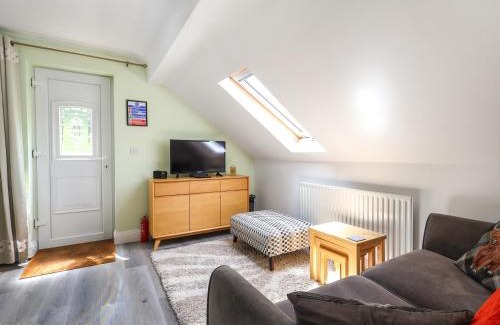 Kintbury House | Four Oaks