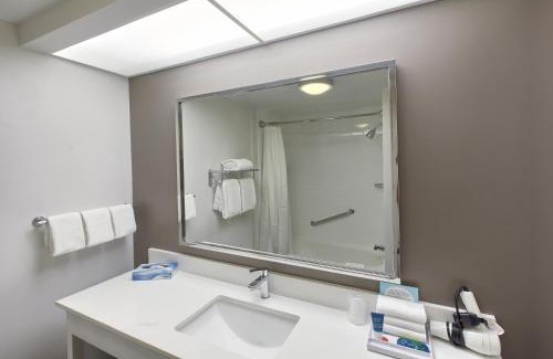 Pineville Hotel | Four Points by Sheraton Charlotte/Pineville