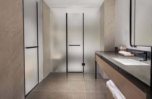 Yangdong District Hotel | Four Points by Sheraton Yangjiang City Center