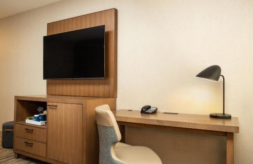 Lower Queen Anne Hotel | Four Points by Sheraton Downtown Seattle Center