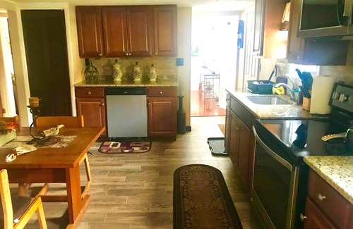 Chester House | FOUR SEASON HOME NEAR OKEMO