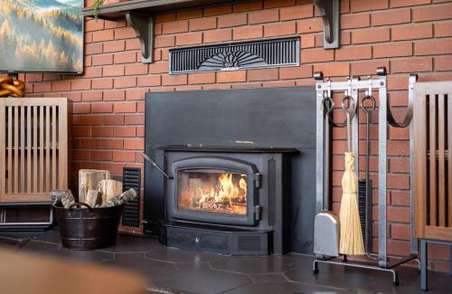 Port Angeles East House | Four Seasons Cabin, ONP, Olympic Trail, Hot-tub