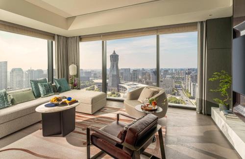 Downtown Hangzhou Hotel | Four Seasons Hotel Hangzhou at Hangzhou Centre
