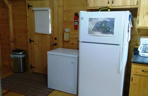 Coffeeville Cabin | Fox Hunting, Crappie Fishing Getaway