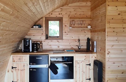 Milton Cabin | Fox Lodge at Heygates Lodging - Waterfront Wooden Lodge With hot tub