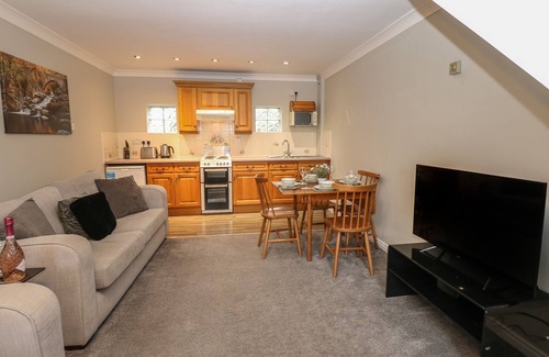 Richmond Cottage | FOXGLOVE COTTAGE, pet friendly, character holiday cottage in Richmond