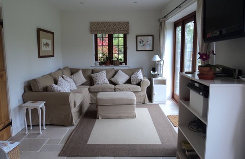 Chichester Cottage | FOXGLOVE. Luxury 5 star cottage in AONB. Beach/harbour. Sleeps 4 in 2 bedrooms
