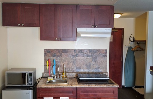 Drayton Valley Hotel | Foxwood Inn & Suites