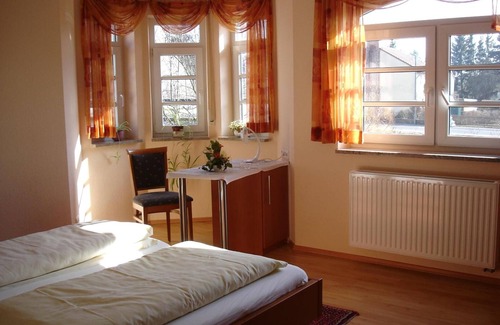 Giebelstadt House | Fränkischer Gasthof Lutz