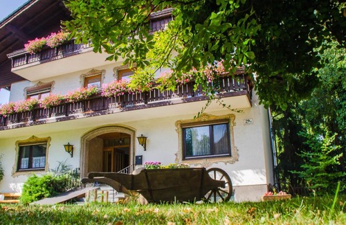 Liefering House | Frühstückspension Helmhof