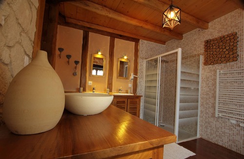 Beaujeu-Saint-Vallier-Pierrejux-et-Quitteur House | Le Domaine des Papillons