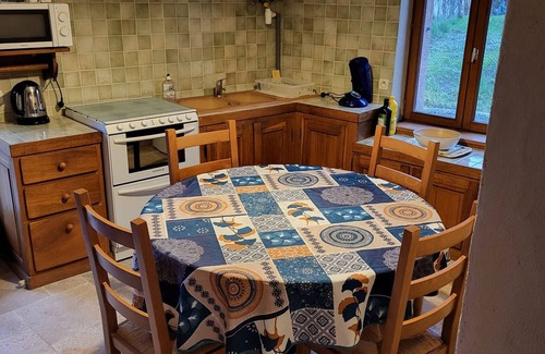 Rosnay Cottage | Charming Gîtes with Private Garden, Free Wi-Fi, and Fishing Pond in La Brenne Natural Park